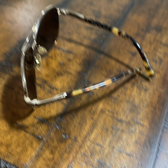 Tortoise/gold aviators
